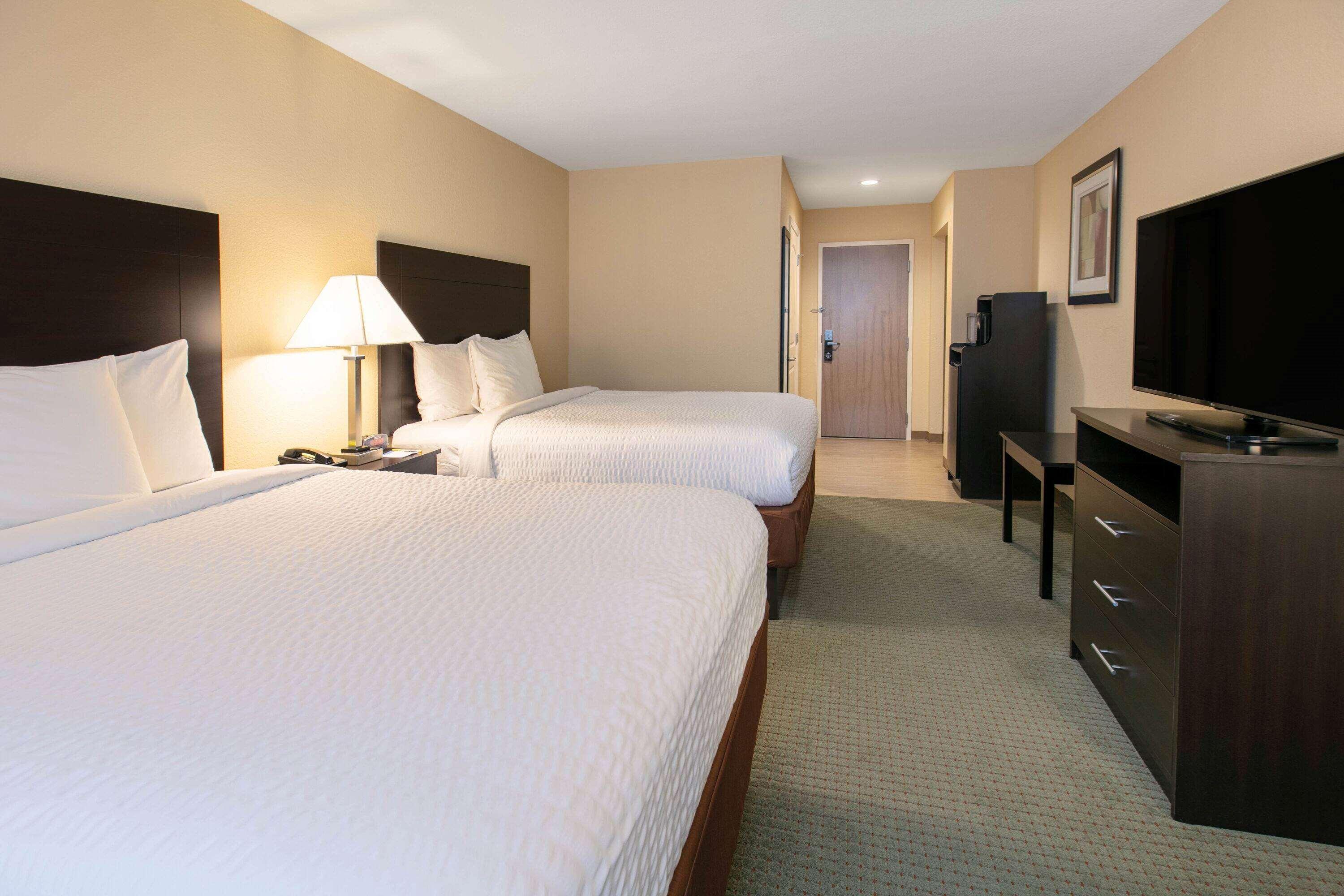 Days Inn & Suites By Wyndham Florence/Jackson Area Exteriör bild