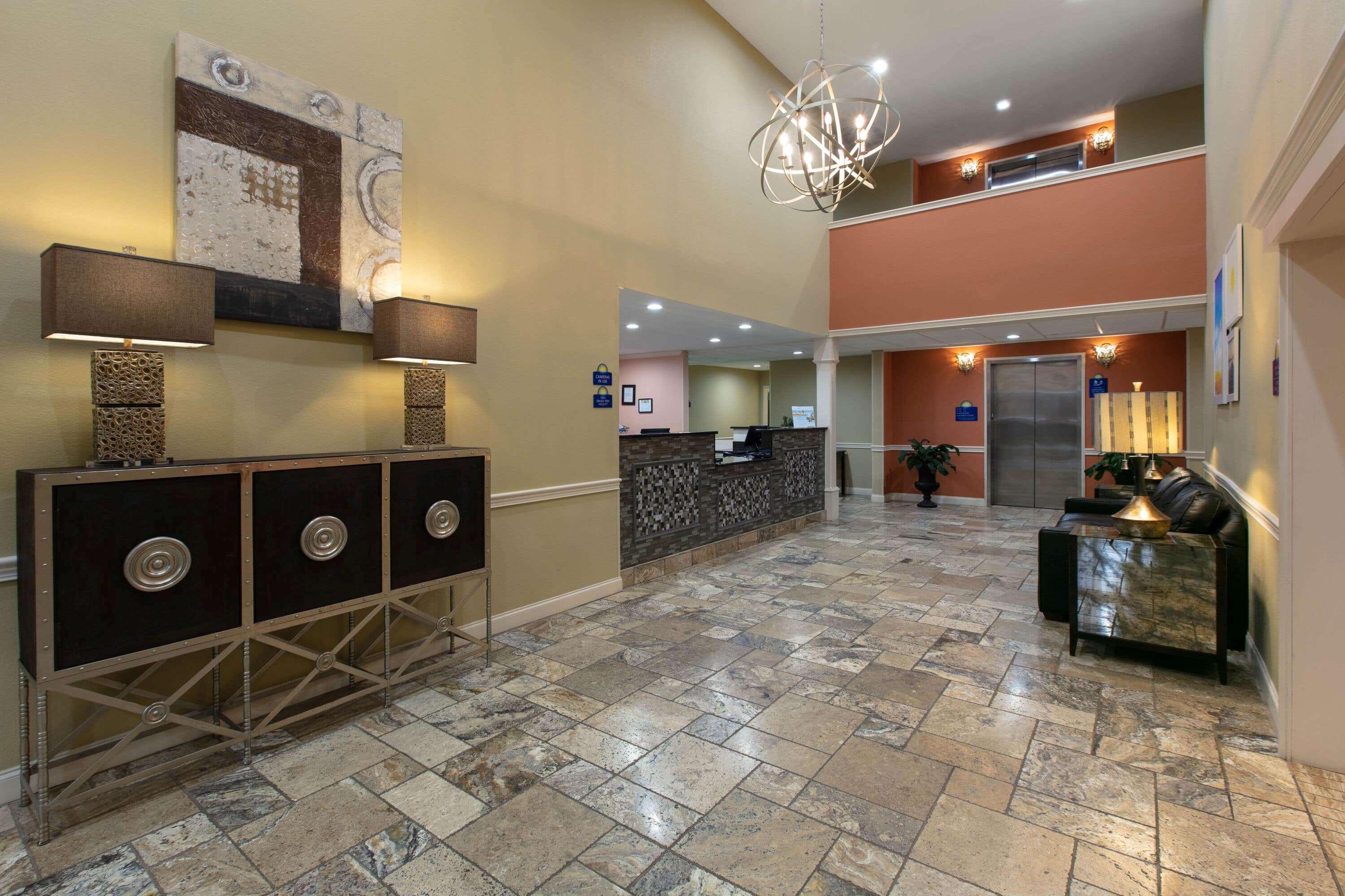 Days Inn & Suites By Wyndham Florence/Jackson Area Exteriör bild