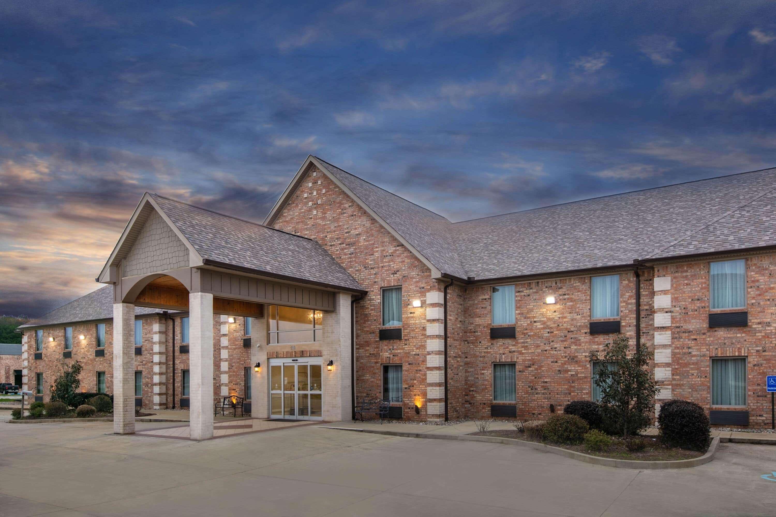 Days Inn & Suites By Wyndham Florence/Jackson Area Exteriör bild