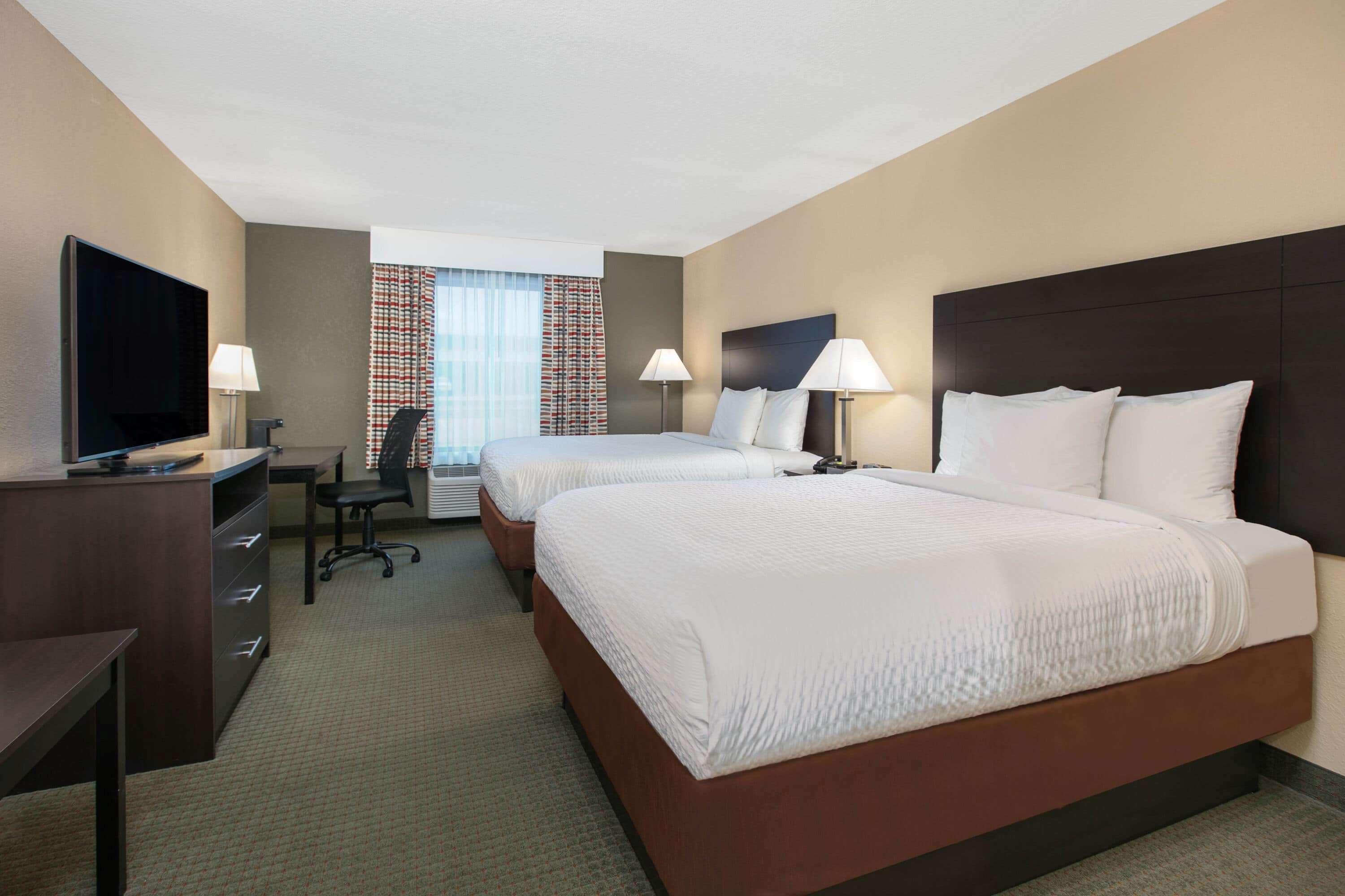 Days Inn & Suites By Wyndham Florence/Jackson Area Exteriör bild