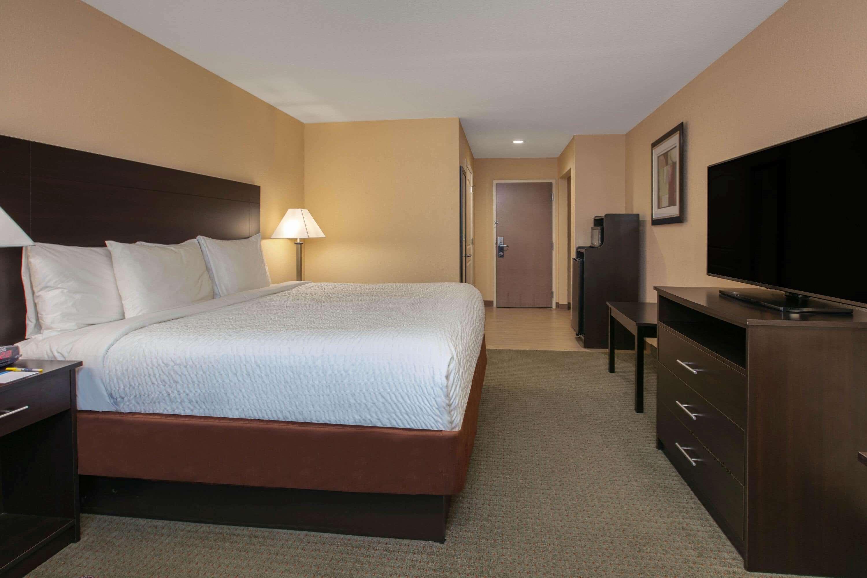 Days Inn & Suites By Wyndham Florence/Jackson Area Exteriör bild