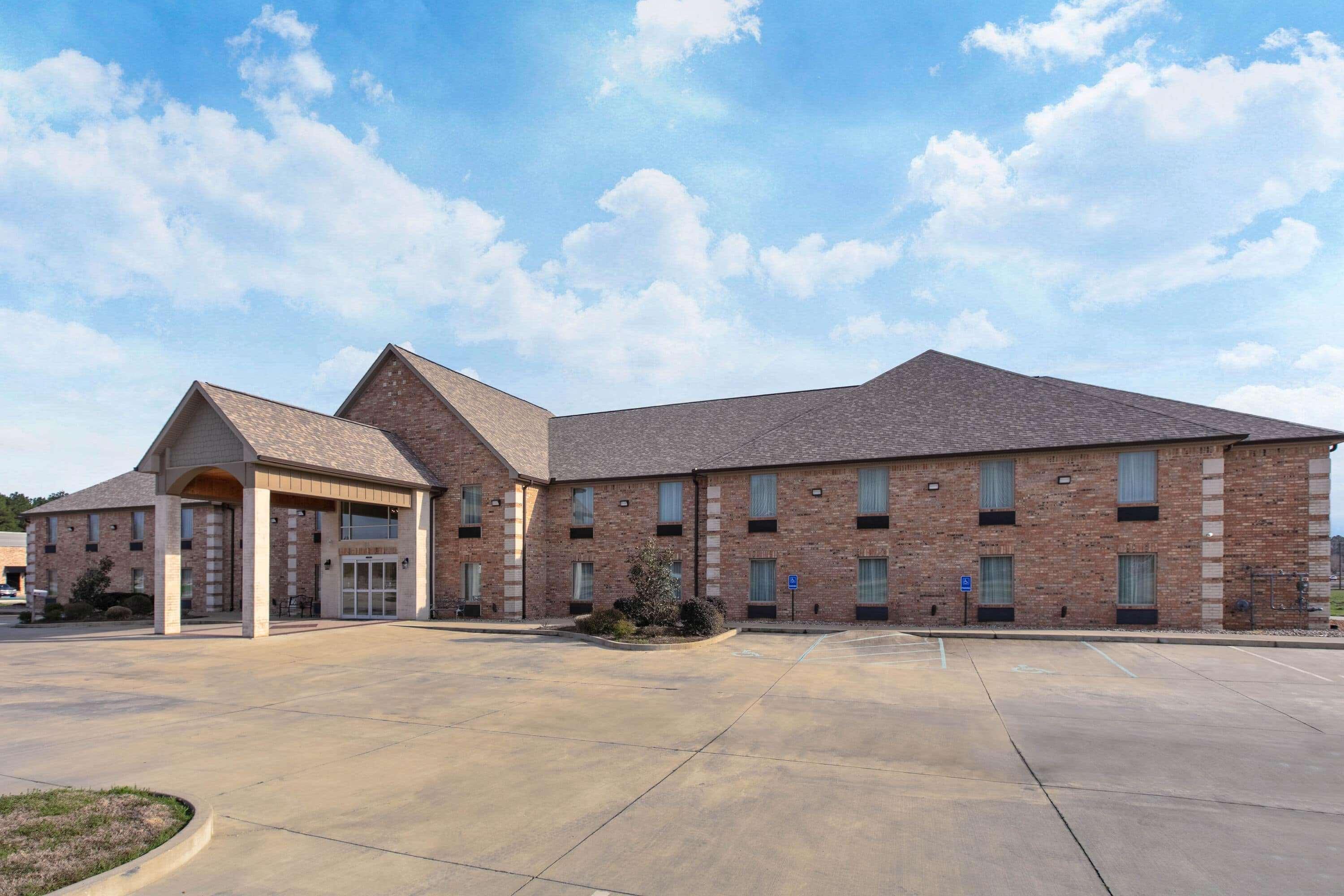 Days Inn & Suites By Wyndham Florence/Jackson Area Exteriör bild