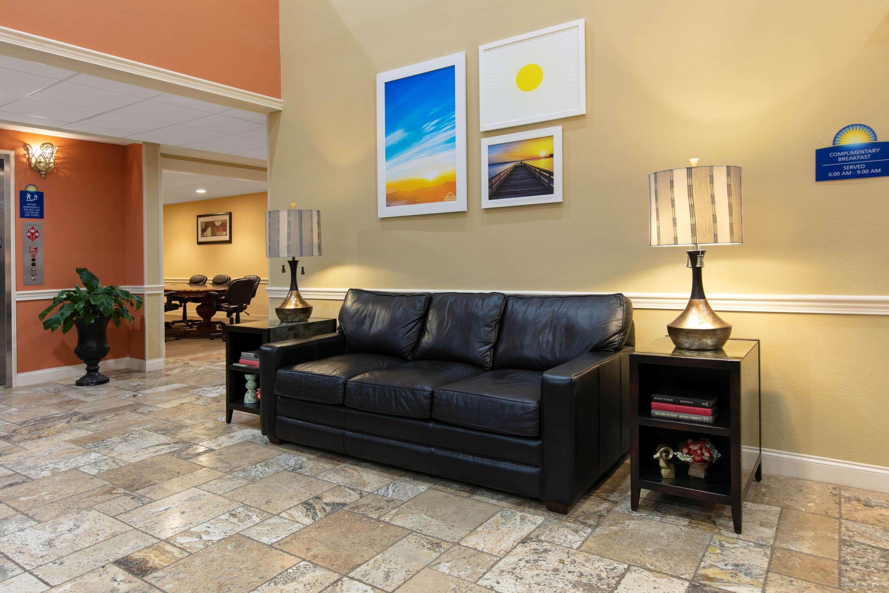 Days Inn & Suites By Wyndham Florence/Jackson Area Exteriör bild